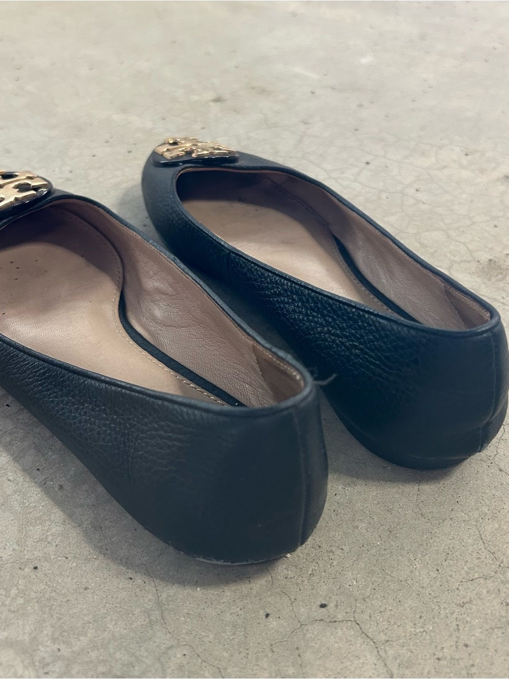 ❌❌❌Tory Burch Black Leather Logo Round-Toe Claire Ballet Flats - Picture 4 of 5